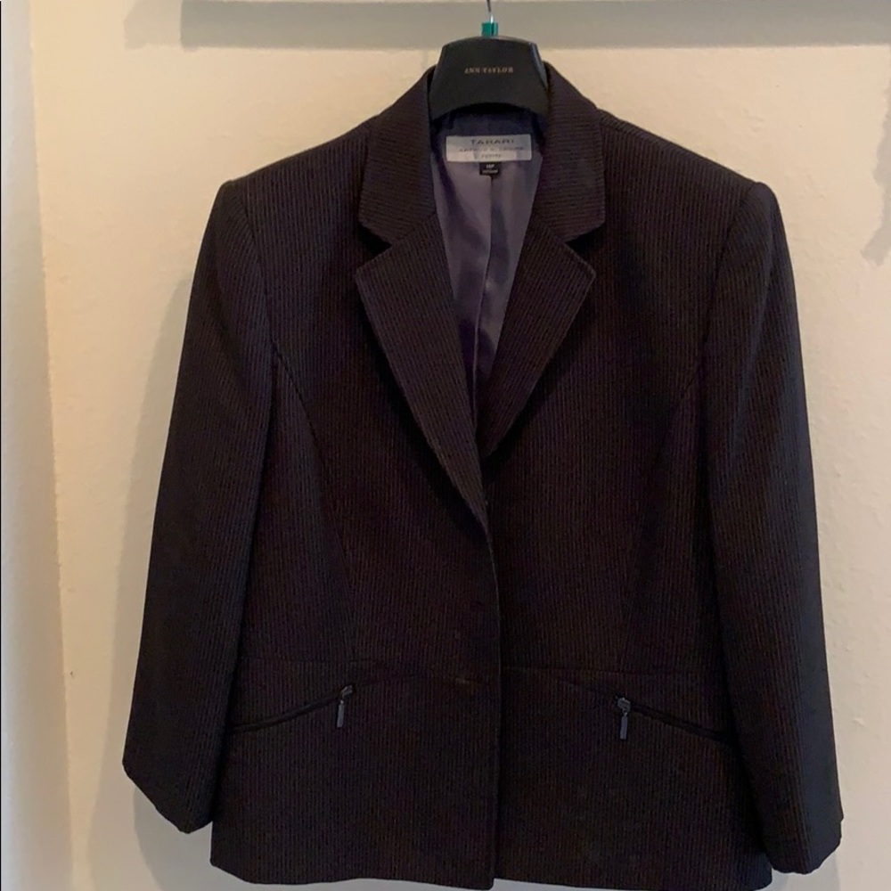 Tahari ASL women suit